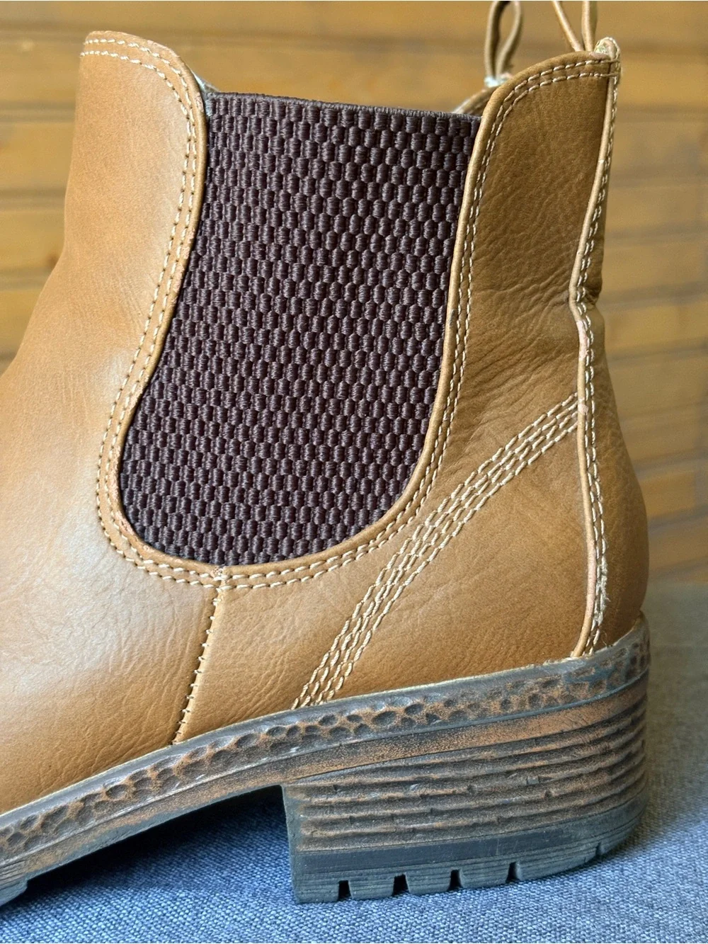ANDIAMO Kelsey Tan Brown Leather Lug Sole Chelsea Boots Size 7.5